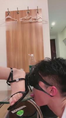 【莫妮卡S】肉丝黑凉鞋玩小狗 bf13572