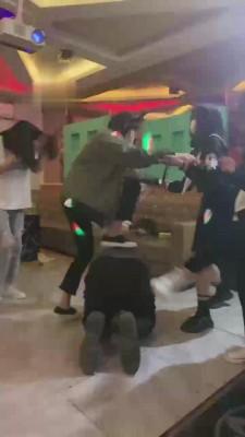 【精神小妹】超强素人学生KTV群调 bf13557