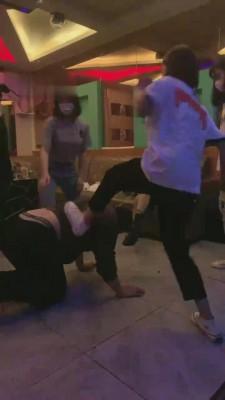 【精神小妹】超强素人学生KTV群调 bf13557