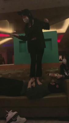 【精神小妹】超强素人学生KTV群调 bf13557