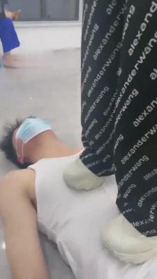 【逗逗】带04年姑娘狂揍耳光 bf13566