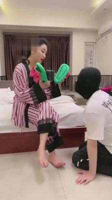 【鑫儿教头】圈养狗吵醒主人的下场 bf13476