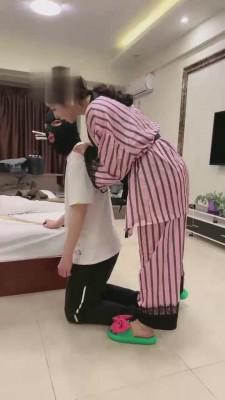 【鑫儿教头】圈养狗吵醒主人的下场 bf13476