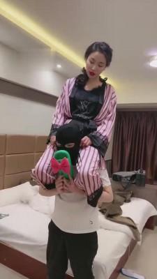 【鑫儿教头】圈养狗吵醒主人的下场 bf13476