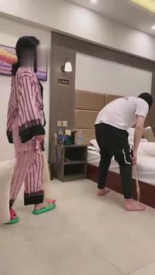 【鑫儿教头】圈养狗吵醒主人的下场 bf13476