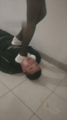 【饭团】楼梯间踩踏蹂躏 bf13426