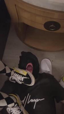 【伊莉】情侣S-看狗舔女朋友的脏鞋 bf13399