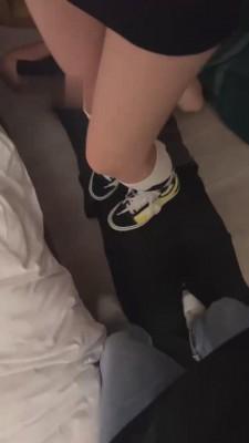 【伊莉】情侣S-看狗舔女朋友的脏鞋 bf13399