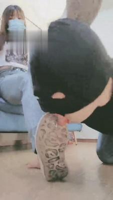 【妮蔻】舔脏鞋底/插嘴/鞋抽耳光/踩踏 bf13396