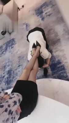 【简一】空姐逮住偷拍的乘客 bf13379