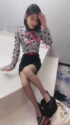 【简一】空姐逮住偷拍的乘客 bf13379