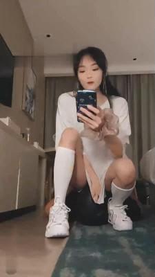 【莫瑶大大】小姐姐小白鞋过膝袜踢踹踩 bf17318