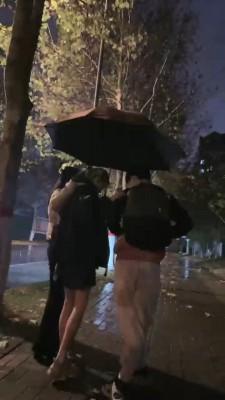 【艾伦】姐妹花户外开发男抓回家调【双视角完整版】 bf21287