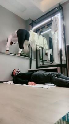 【昆山小主】女白领踩踏/踢裆场 bf21253