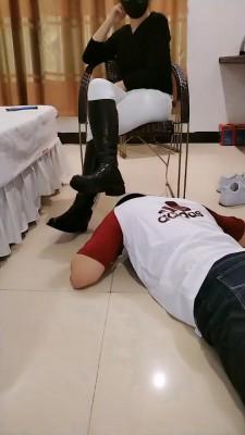 【广州小鱼姐姐】脏长靴踩食物喂食 bf21268