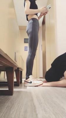 【美娜格格】瑜伽教练AJ白袜+黑丝辱狗 bf21261