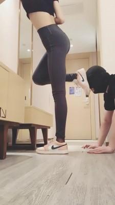 【美娜格格】瑜伽教练AJ白袜+黑丝辱狗 bf21261