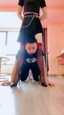 【缘彼大大】陪酒小妹黑丝高跟辱狗 bf21251