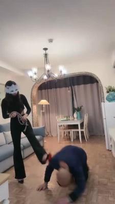 【妆主大大】白领虐打光头老板/圣水 bf21308