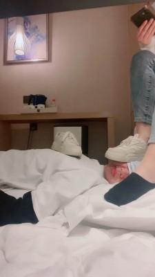 【筱七S】小白鞋黑船袜踩狗 bf21211