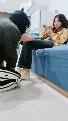 【嘉妮】强迫舔脏鞋臭脚 bf21230