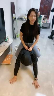 【麋鹿银儿】带素人小姐姐全体重踩狗 bf21155