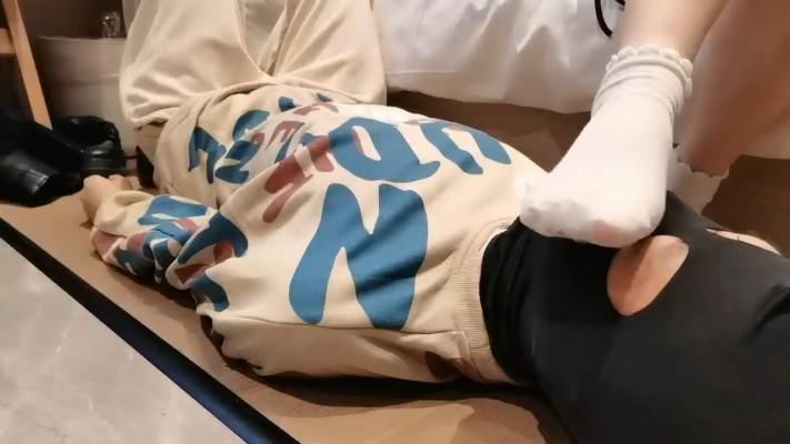 【yukisama】哥哥喜欢闻臭袜子  JS22112602