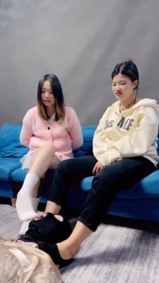 【狗哥】双素人船袜塞嘴全体重踩 bf21099