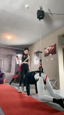 【妮可】瑜伽女教练重度训 bf21105