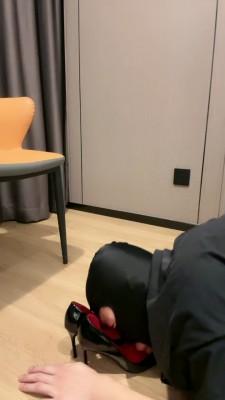 【万黛】高跟踩踏羞辱恋足狗 bf21078