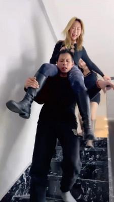 【二宝】开发闺蜜做S踢裆踹头 bf21096