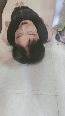 【蒂娜女神S】高跟丝袜圣水赏赐贱狗 bf21073