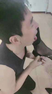 【蒂娜女神S】高跟丝袜圣水赏赐贱狗 bf21073