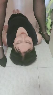 【蒂娜女神S】高跟丝袜圣水赏赐贱狗 bf21073