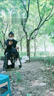 【Alice】御姐户外遛狗虐恋足狗 bf12900