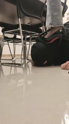 【辰辰】高跟女神骑马转胯之辱 bf20954