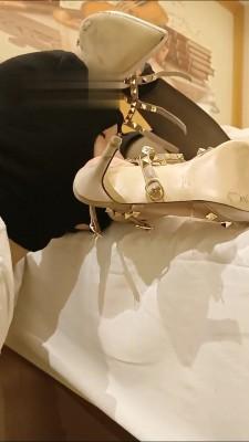 【小猫咪】脚奴伺候主子舔黑丝 bf12901