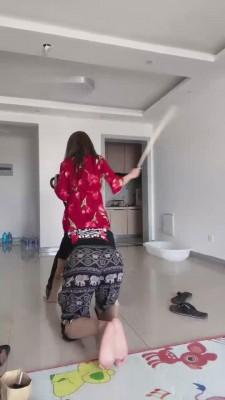 【莉莉丝】网红模特在家遛狗废物 bf13315