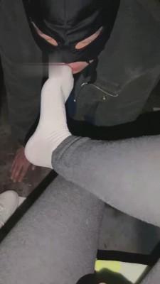 【麒麟女皇】夜跑后原味羞辱路人 bf13299