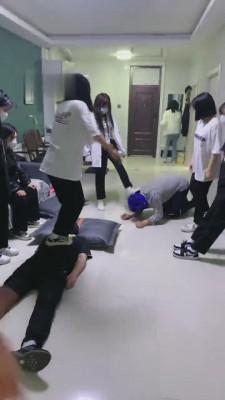 【精神小妹】素人群女真实调 bf13270