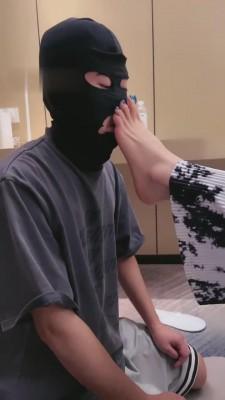 【丹祖宗】女神小白鞋船袜羞辱奶狗 bf13285