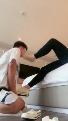 【强抚】学弟的脚耳光初体验 B2213