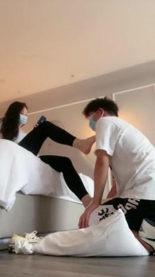 【强抚】学弟的脚耳光初体验 B2213