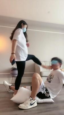 【强抚】学弟的脚耳光初体验 B2213