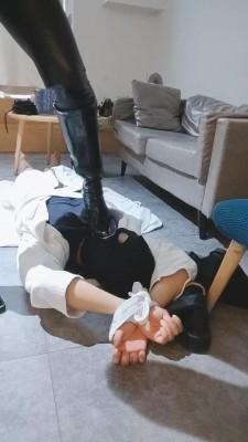 【偏不】玩狗子踩踏圣水 bf13233