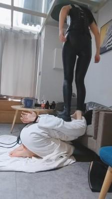 【偏不】玩狗子踩踏圣水 bf13233