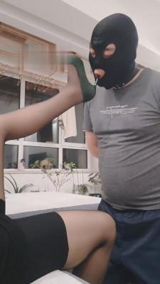 【美杜莎】踩踏/舔脚/圣水/喂食/深喉 bf13183