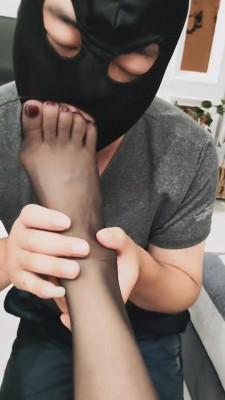 【美杜莎】踩踏/舔脚/圣水/喂食/深喉 bf13183