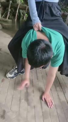 【桃欣情侣S】情侣S景区内调教狗 bf13189