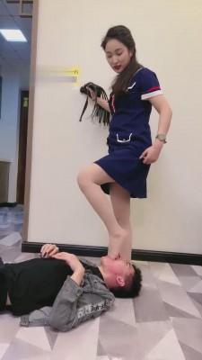 【鑫儿教头】空姐下班高跟肉丝玩狗 bf13199